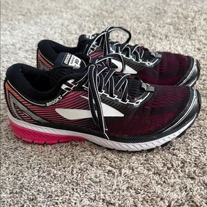 Womens Brooks Ghost 10 Running Shoe size 8.5